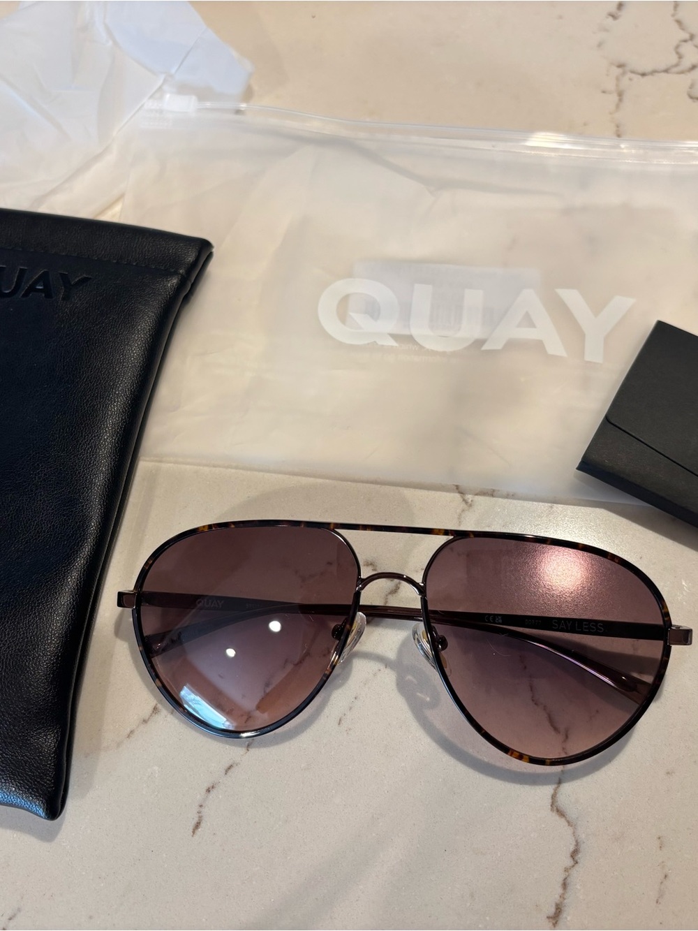 Quay Australia “Say Less” premium aviator UV, Lightweight, adjustable NWT